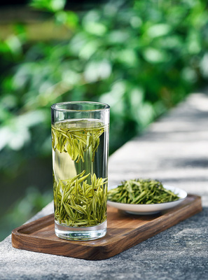 一叶知秋 孔墨摄影中的茶叶美学